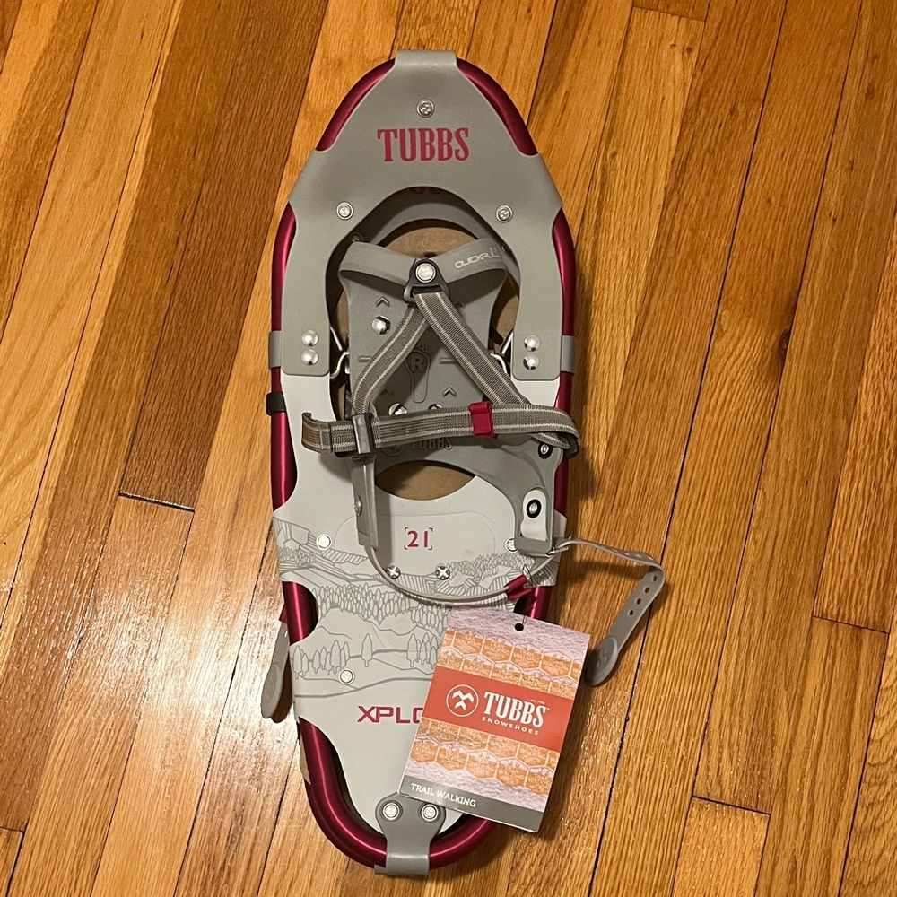 Tubbs Xplore Snowshoes in Gray and Pink